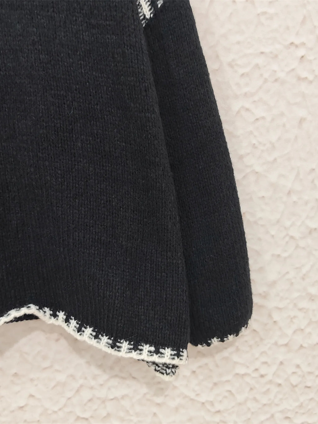 Sarah Express Women's Contrast Trim Oversized Sweater