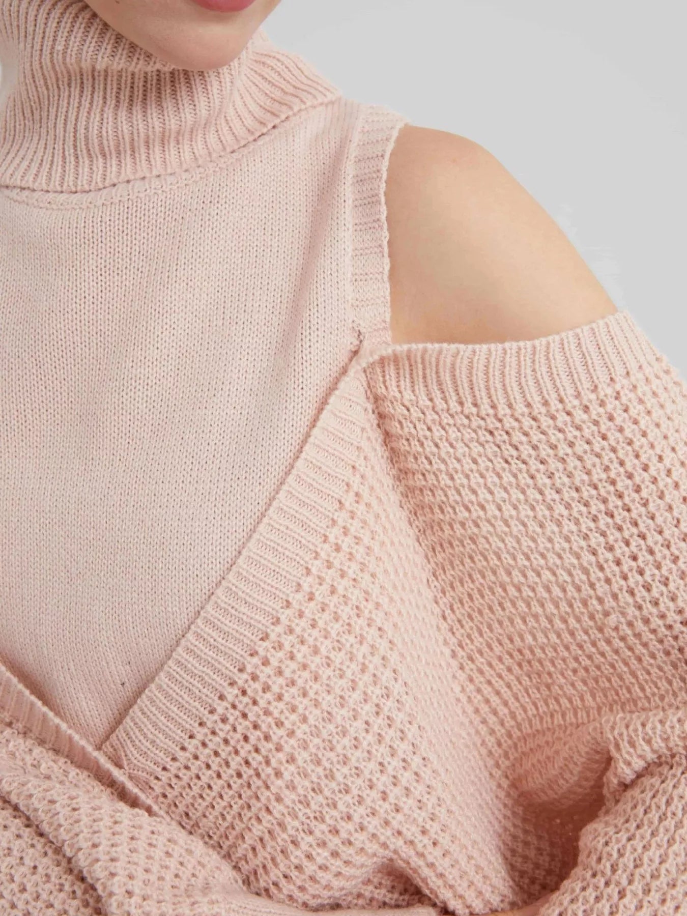 Sarah Express Women's Waffle Knit Cold Shoulder Turtleneck Sweater