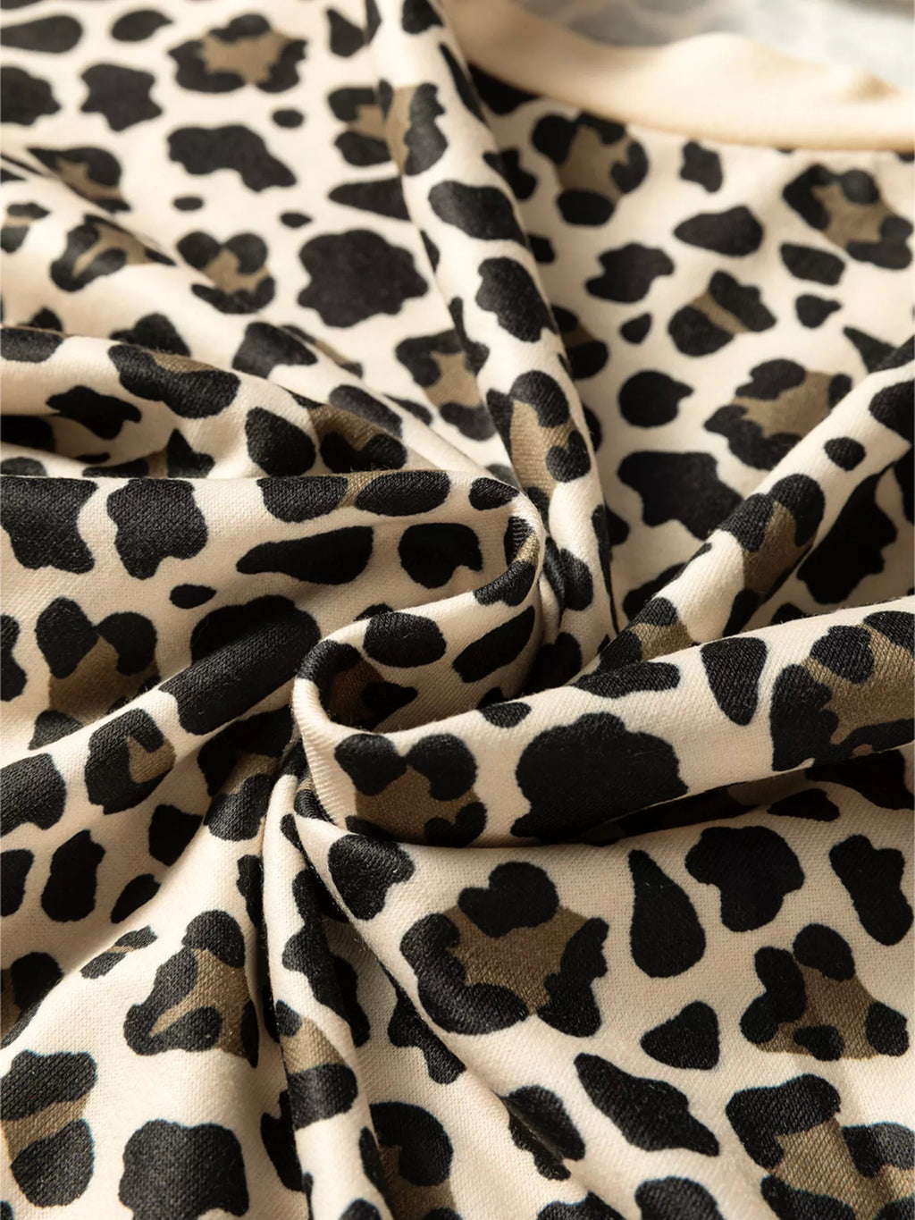 Sarah Express Women's Leopard Print Contrast Trim Long Sleeve Pullover and Drawstring Shorts 2pcs Outfit