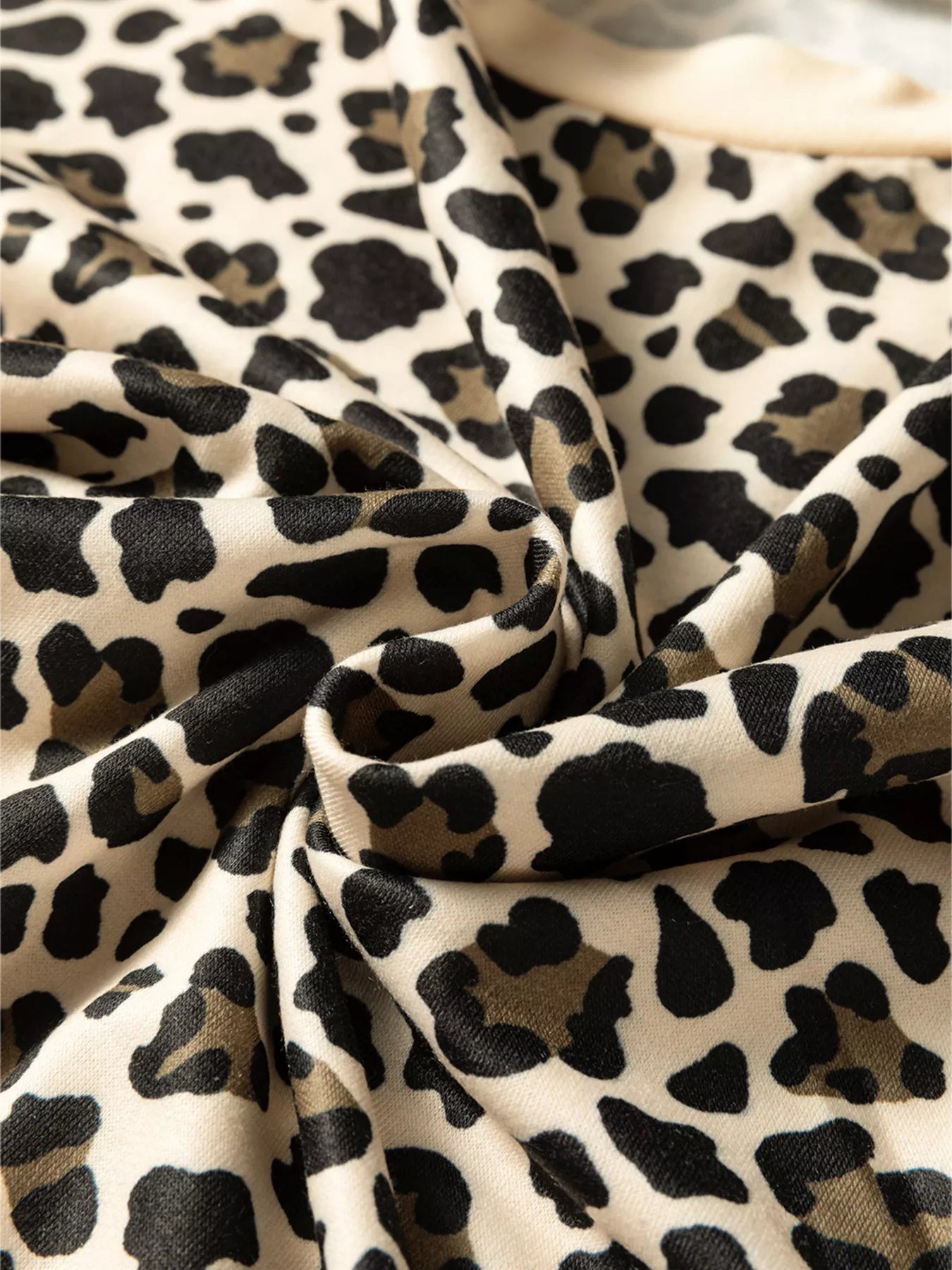 Sarah Express Women's Leopard Print Contrast Trim Long Sleeve Pullover and Drawstring Shorts 2pcs Outfit