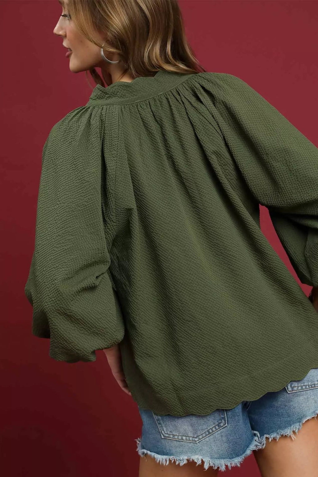 Sarah Express Women’s Plus Size Textured Notched Balloon Sleeve Blouse
Sarah Express Women’s Plus Size Textured Notched Balloon Sleeve Blouse
