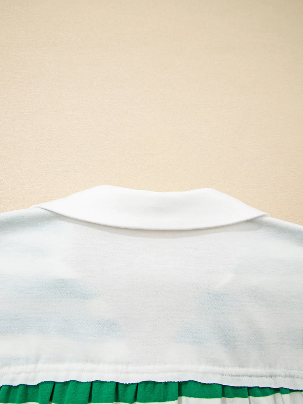 Sarah Express Women's Stripe Colorblock Collared V Neck Cropped Top