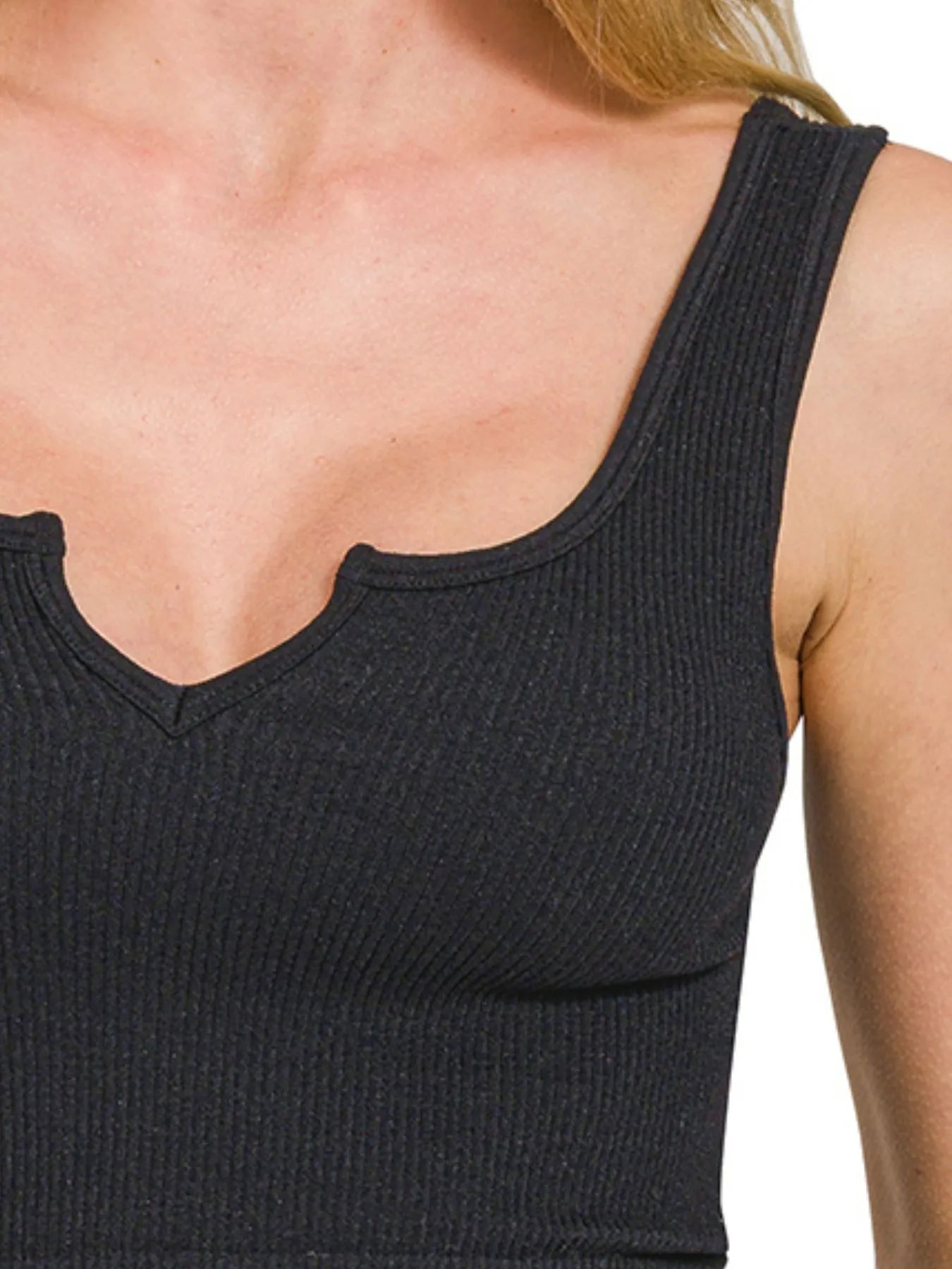 Sarah Express Women's Ribbed Cropped Tank Top - Black Seamless V-Neck for Casual & Layering