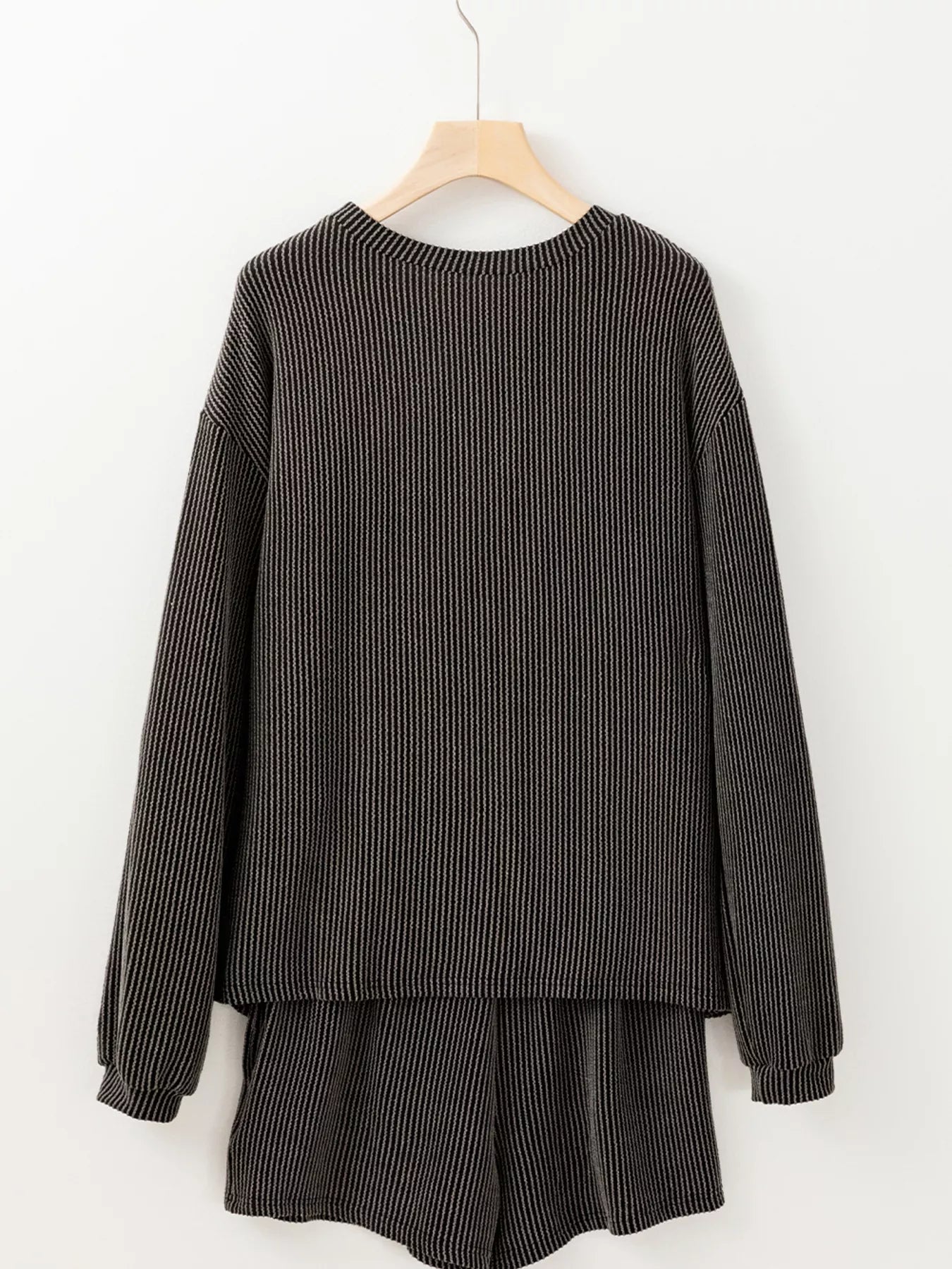 Sarah Express Women's Thankful Letter Patched Sequin Bow Sleeve Twisted Ribbed Top and Short Set