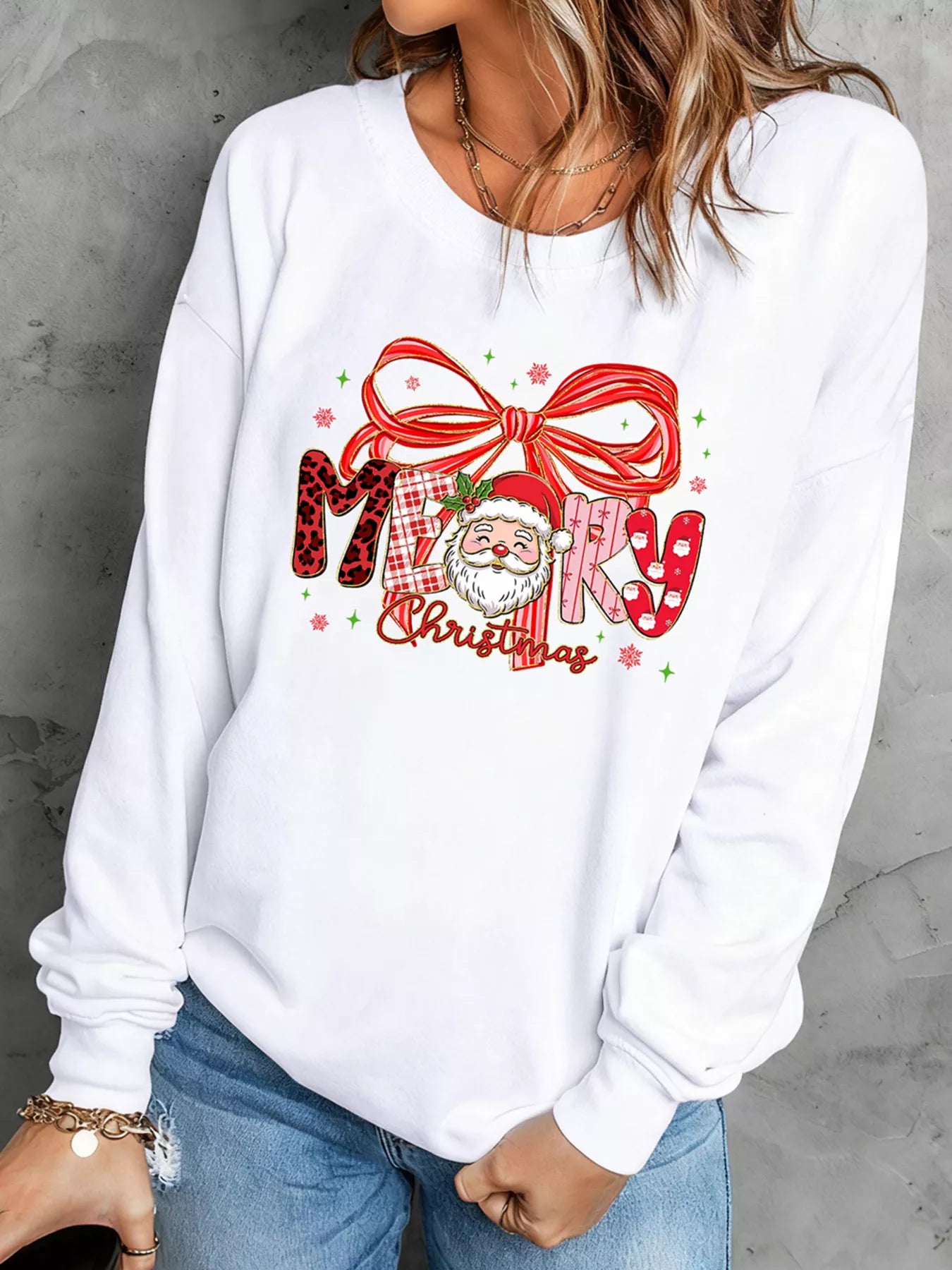 Sarah Express Women's Merry Christmas Graphic Long Sleeve Sweatshirt