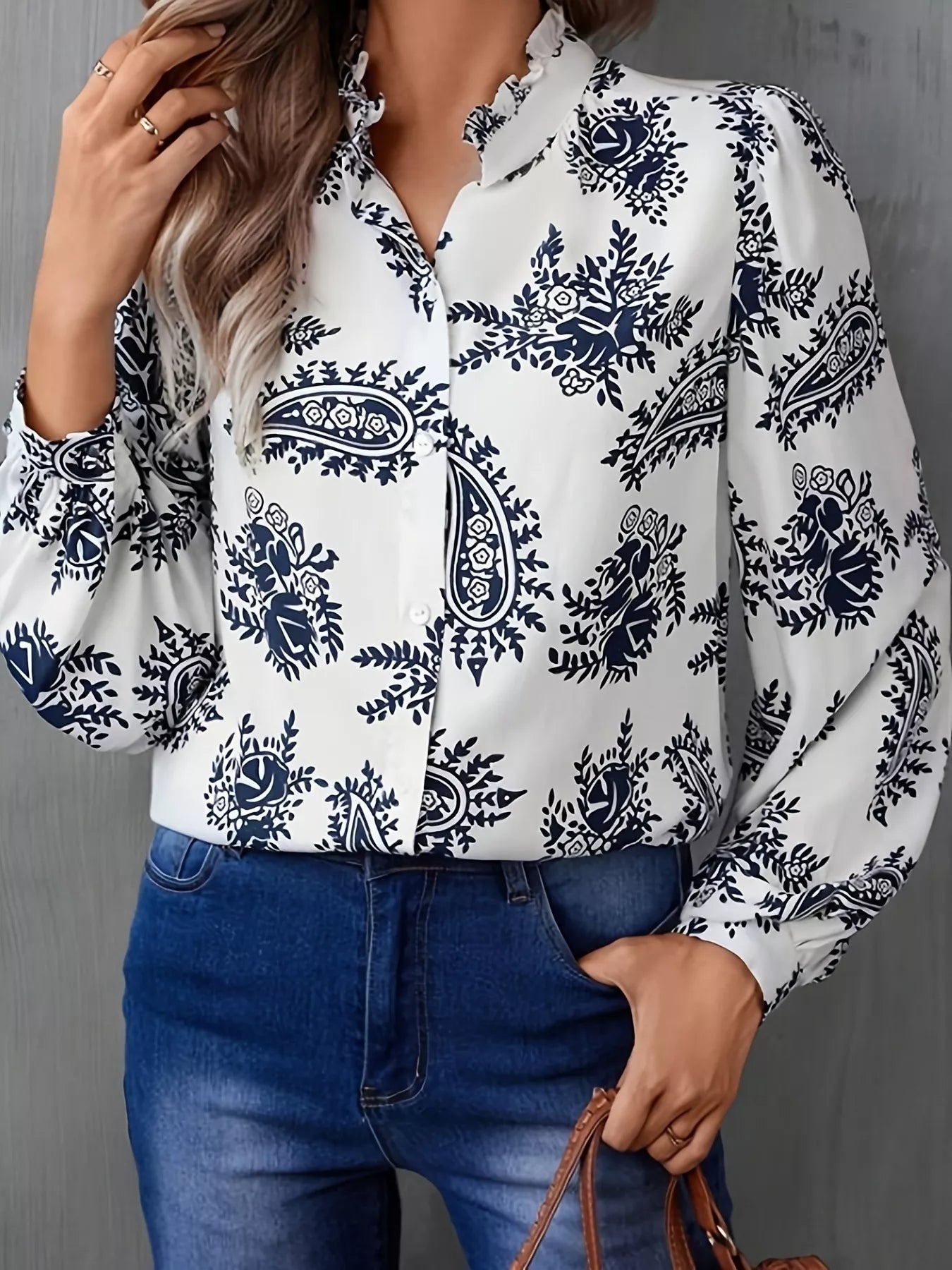 Sarah Express Women's Paisley Print Button Up Shirt