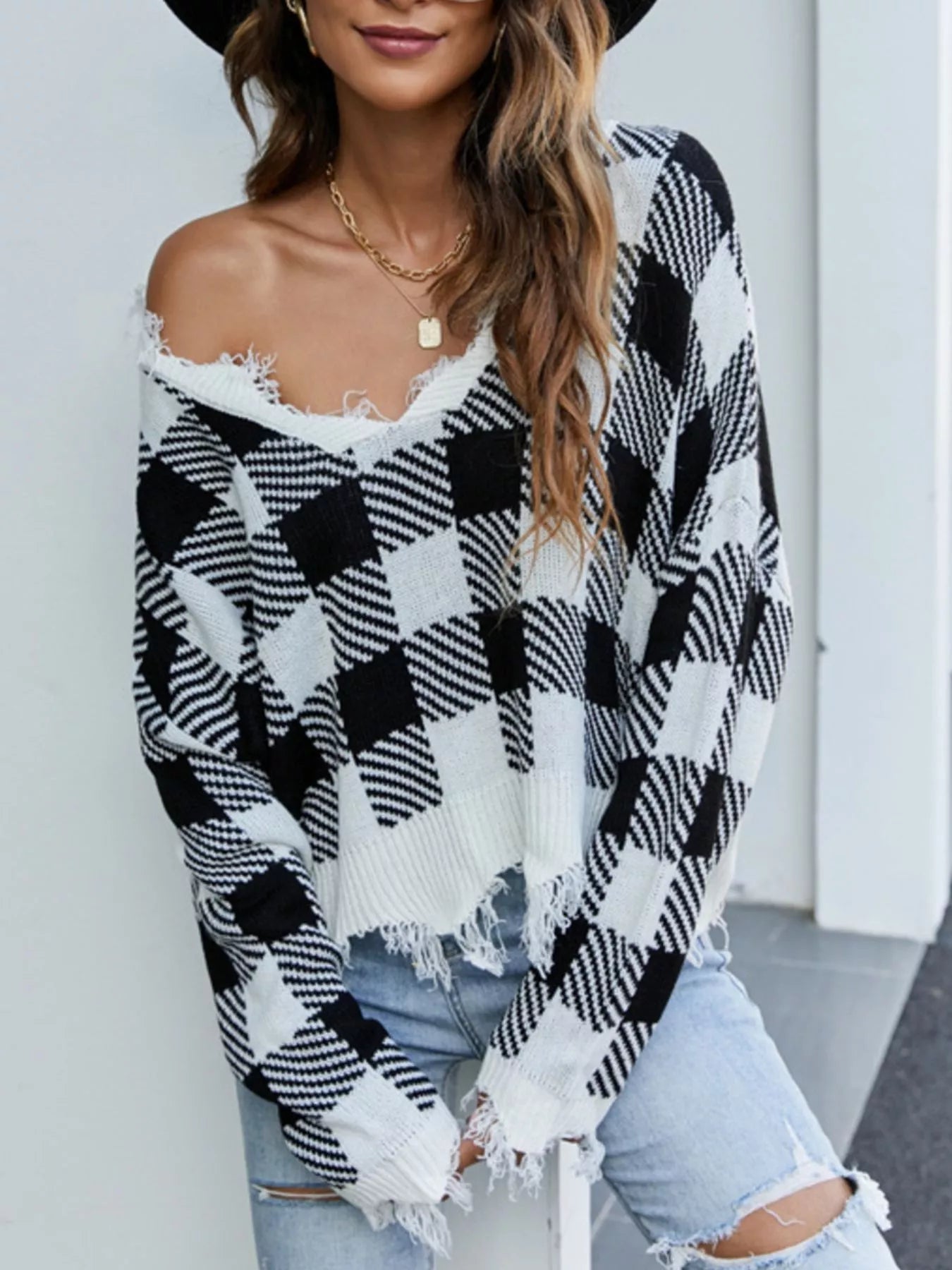 Sarah Express Women's Frayed Hem Long Sleeve Sweater Black Plaid