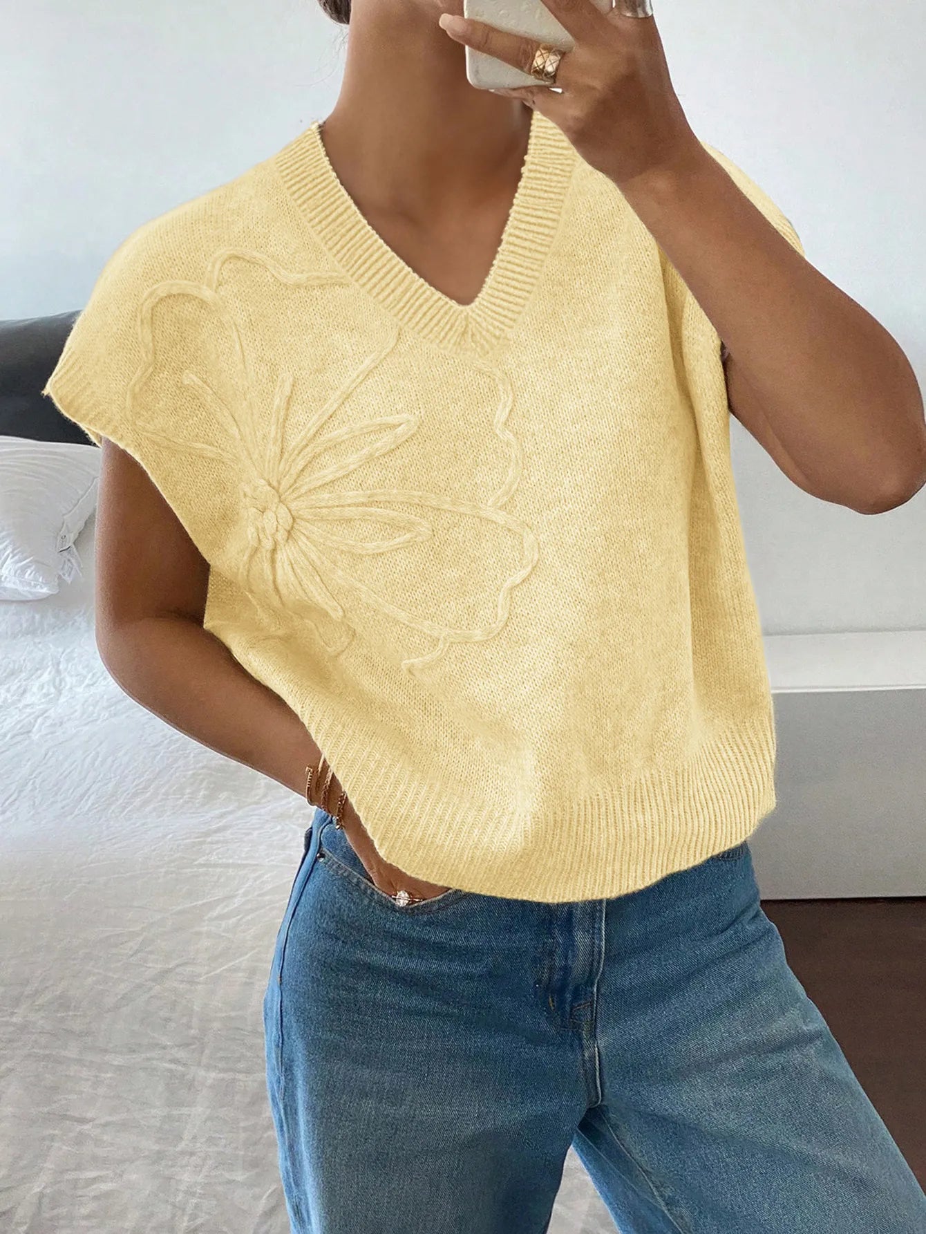 Sarah Express Women's Ribbed Hem V-Neck Short Sleeve Cable-Knit Sweater