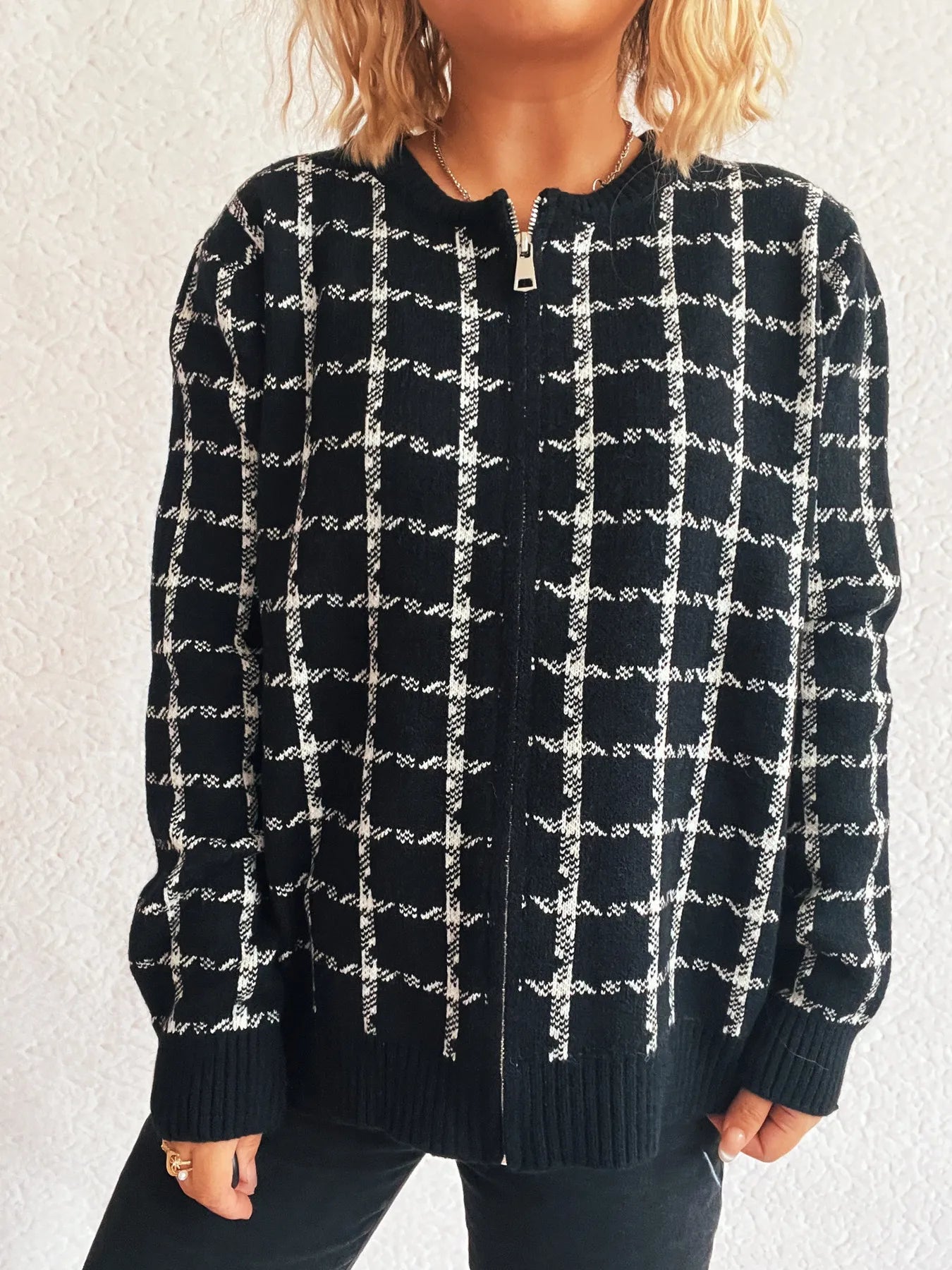 Sarah Express Women's Plaid Pattern Zip Up Cardigan