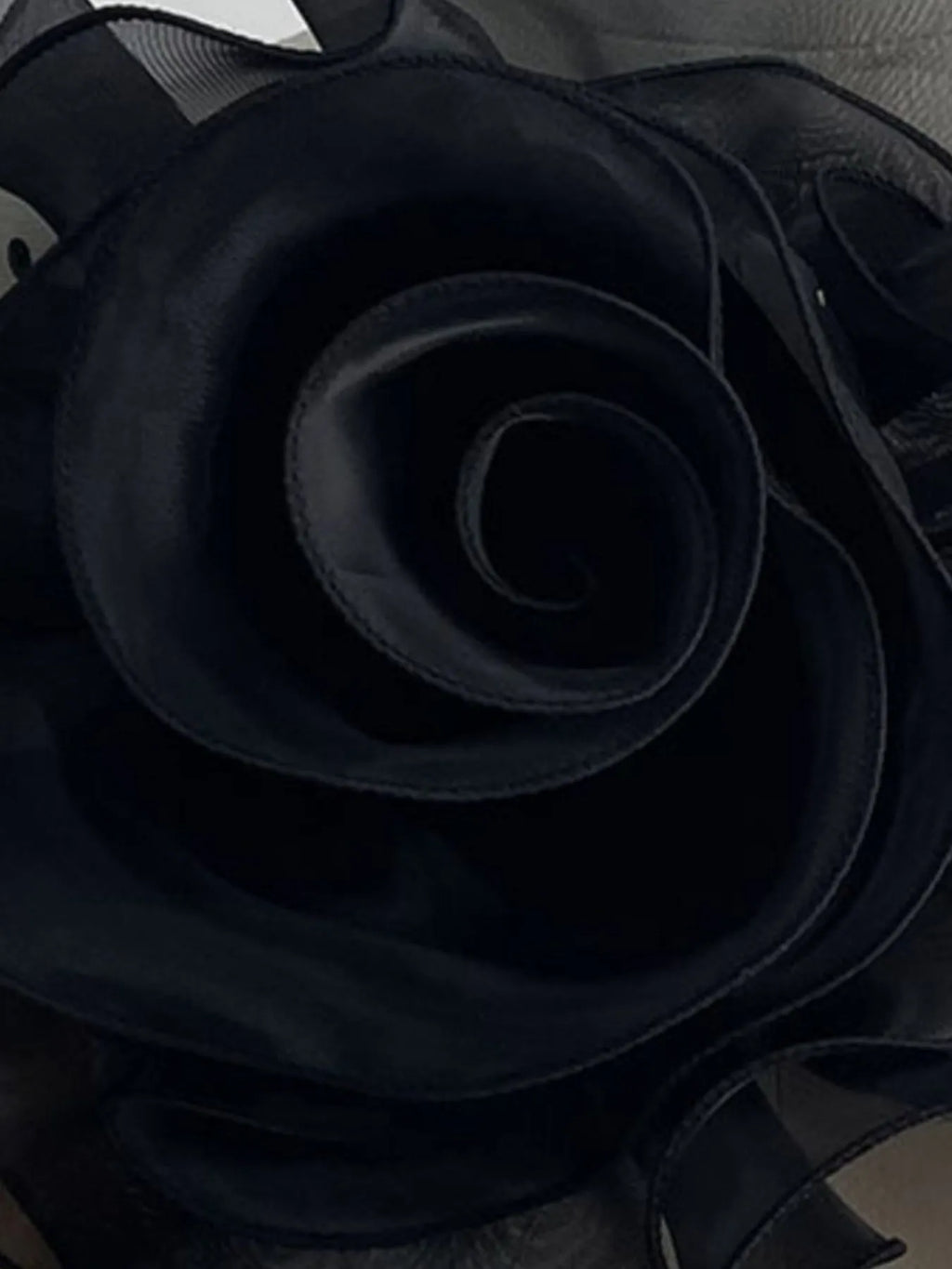 Sarah Express Women's Flower Applique Round Neck Short Sleeve T-Shirt