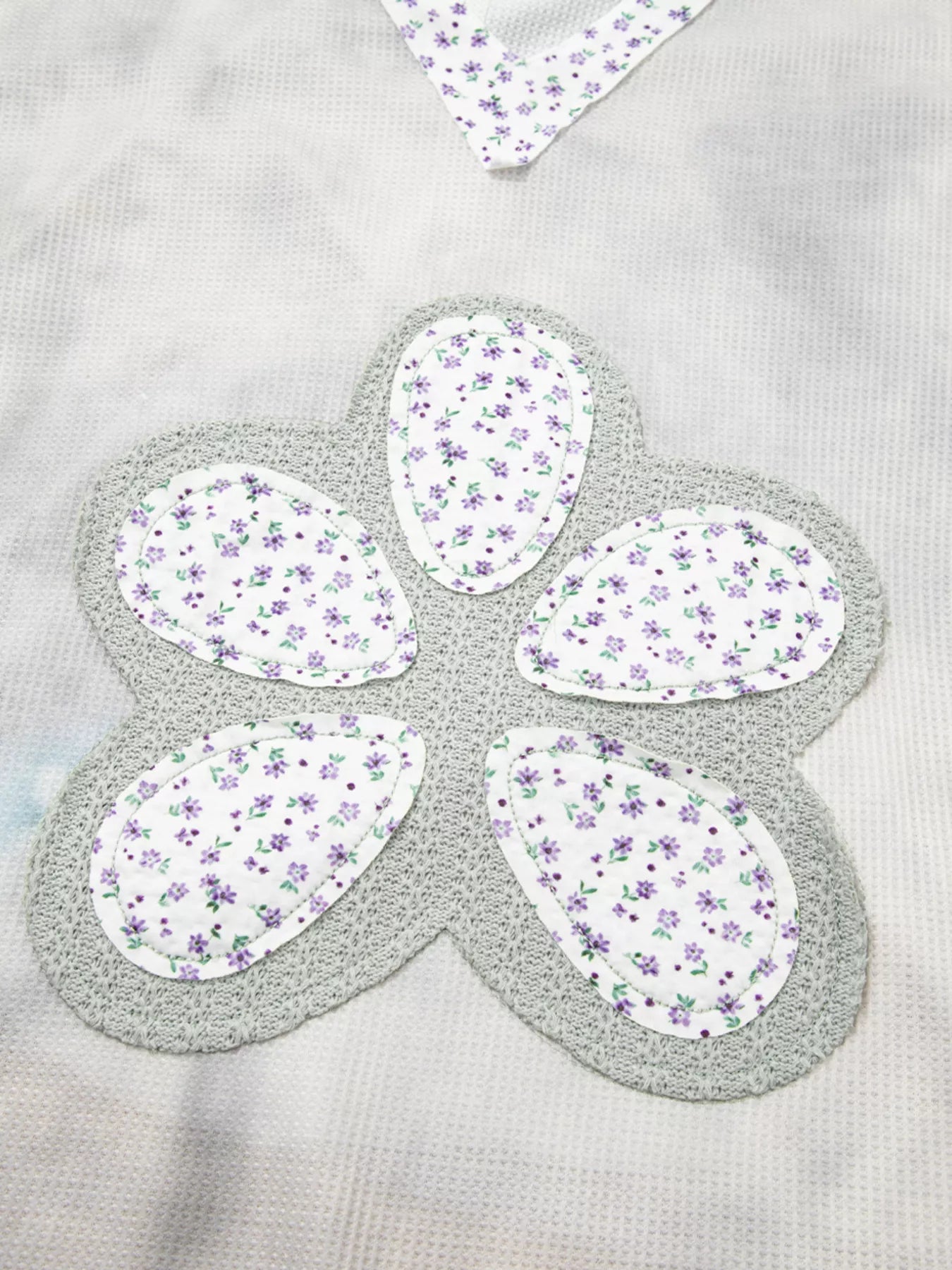 Sarah Express Women's Floral Patched Waffle Textured V Neck Casual Hooded Top