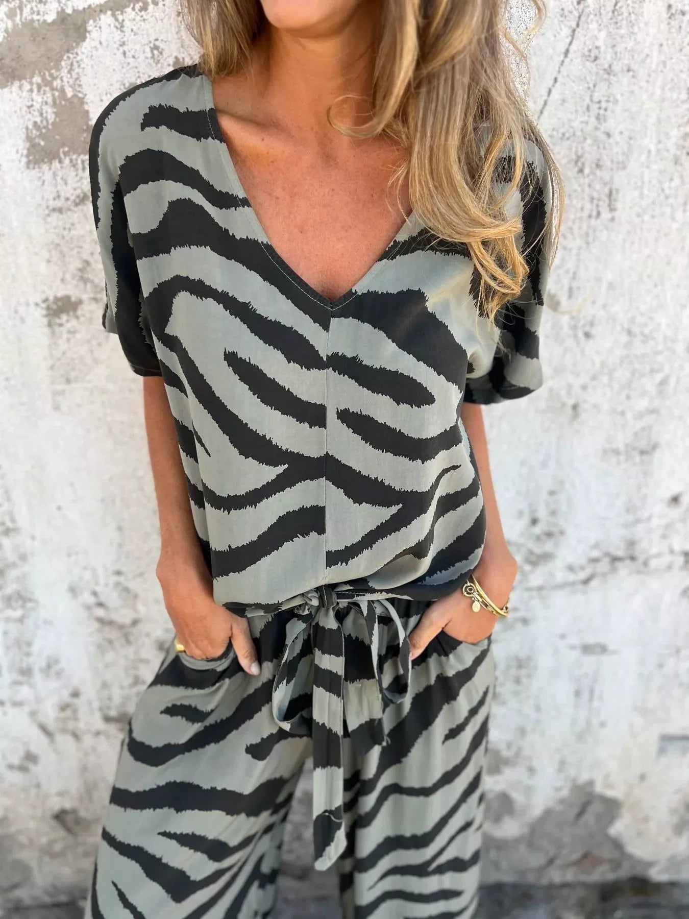 Sarah Express Women's Zebra Print V-Neck Top and Pants Set