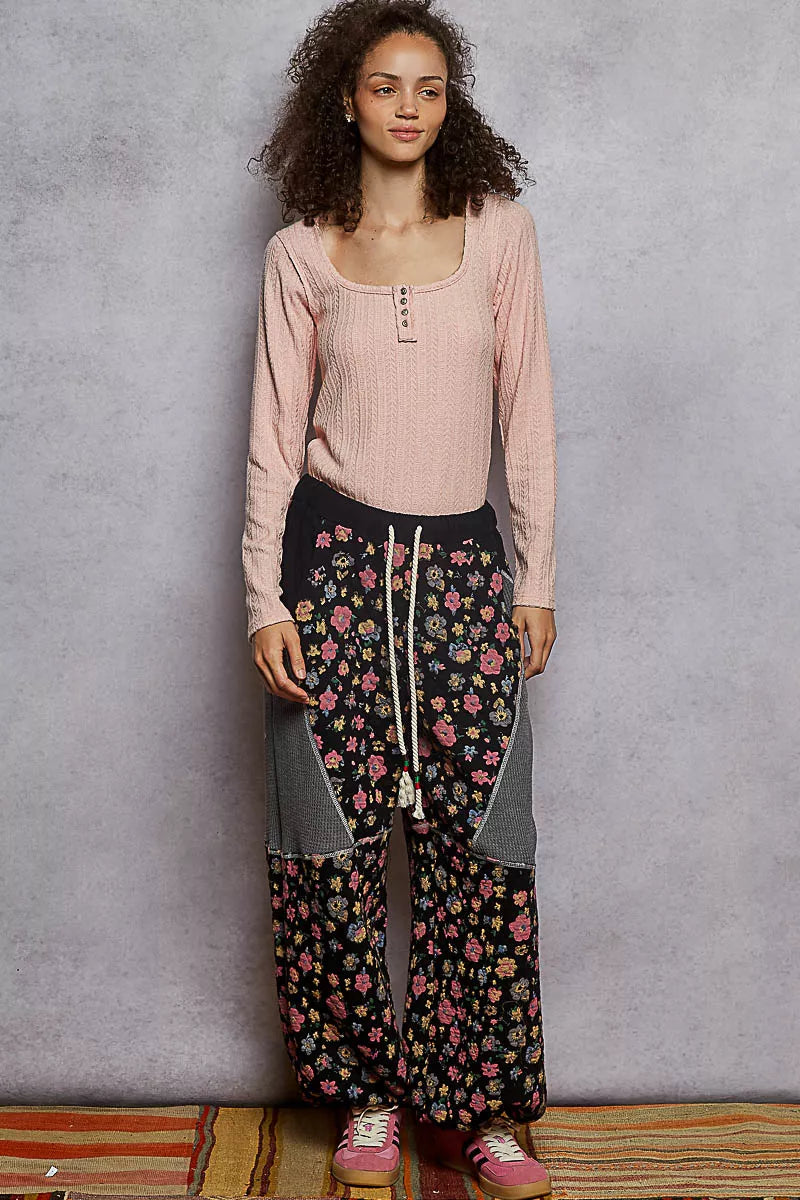 Sarah Express Women’s Square Neck Cropped Knit Top with Curved Hem