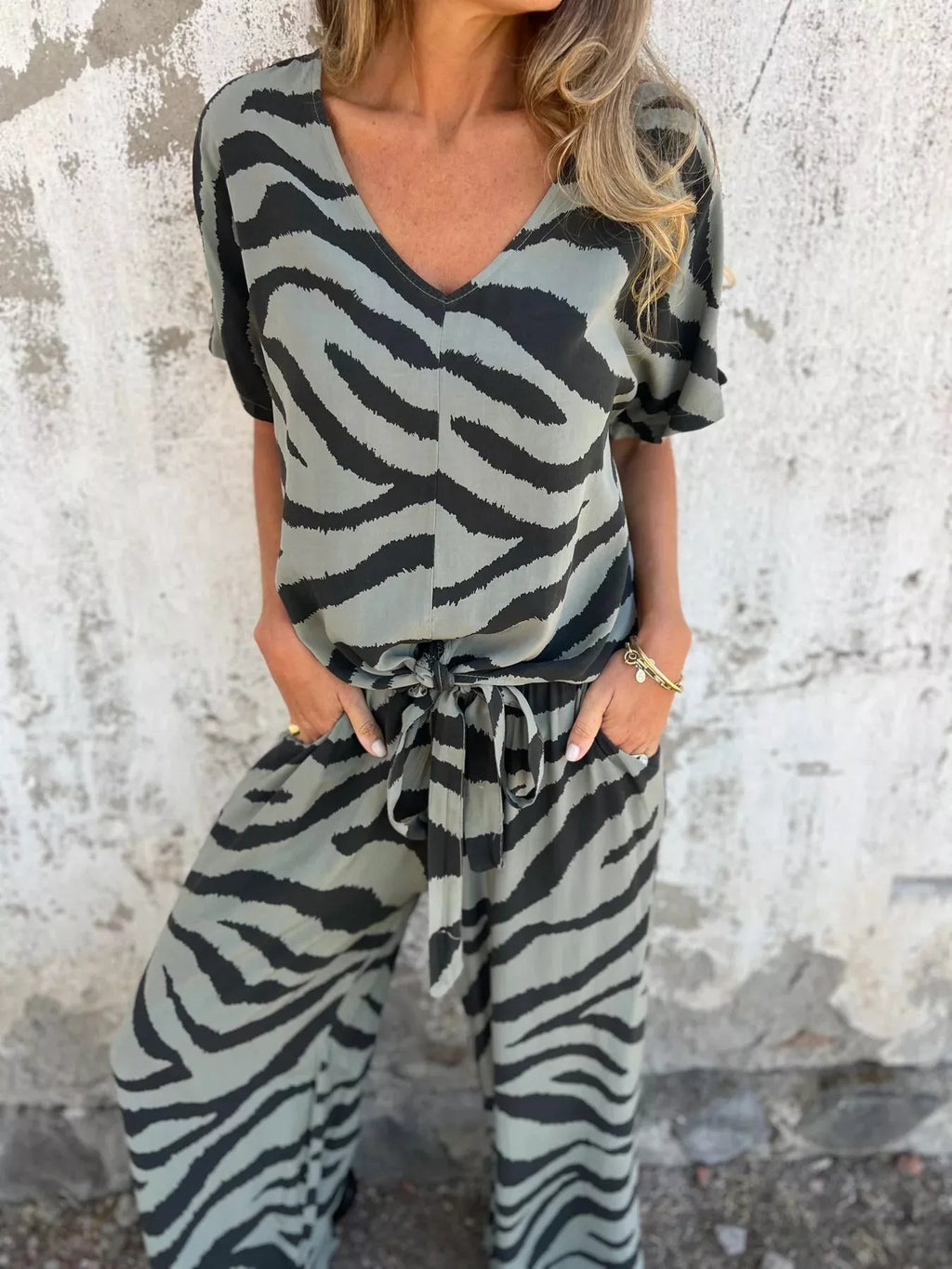 Sarah Express Women's Zebra Print V-Neck Top and Pants Set
