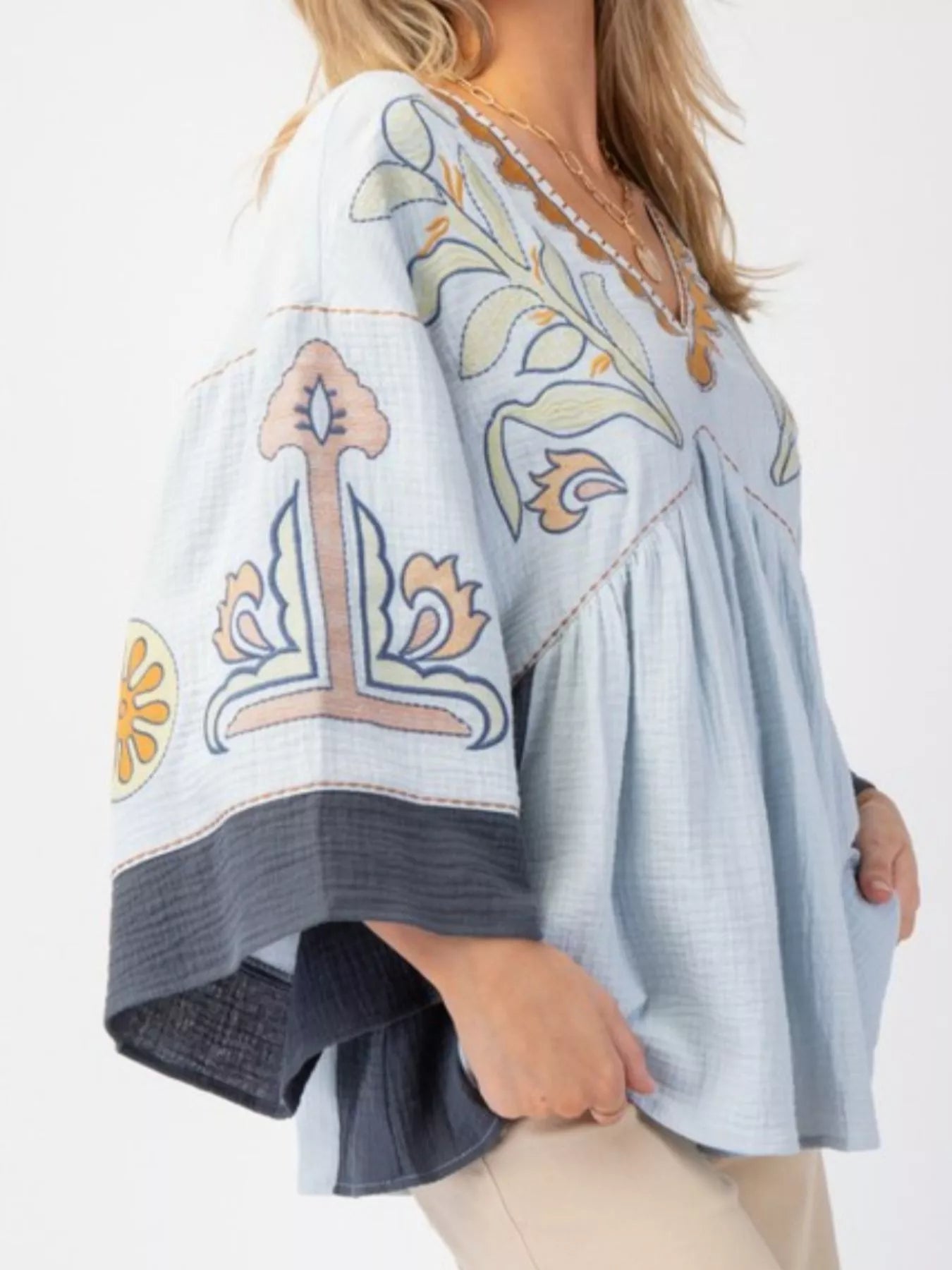 Sarah Express Women's Printed V-Neck Top with Contrast Trim Details