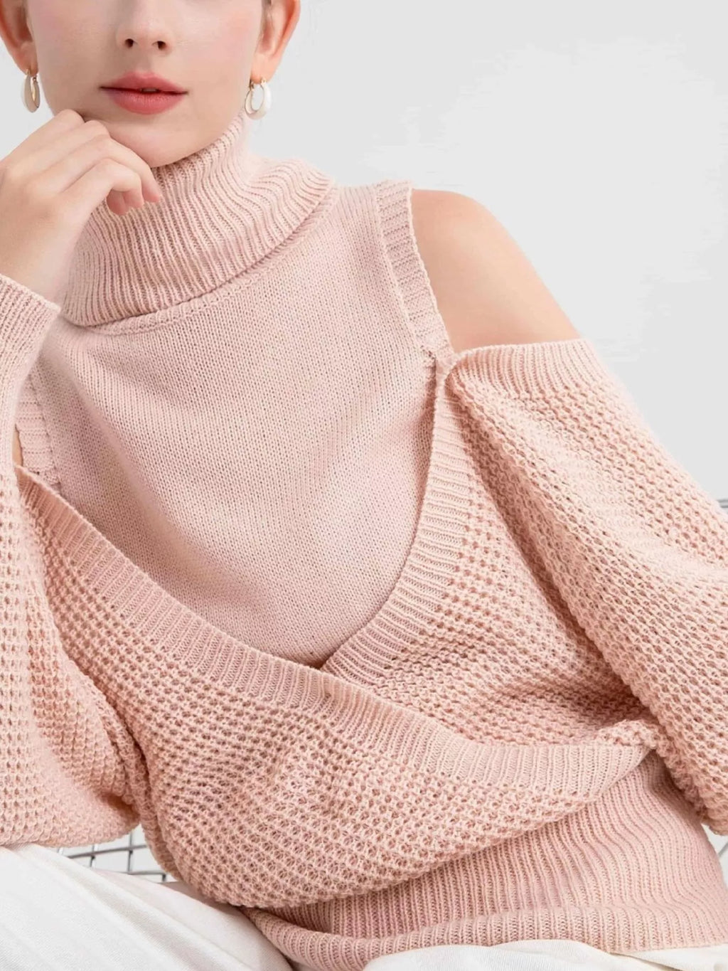 Sarah Express Women's Waffle Knit Cold Shoulder Turtleneck Sweater