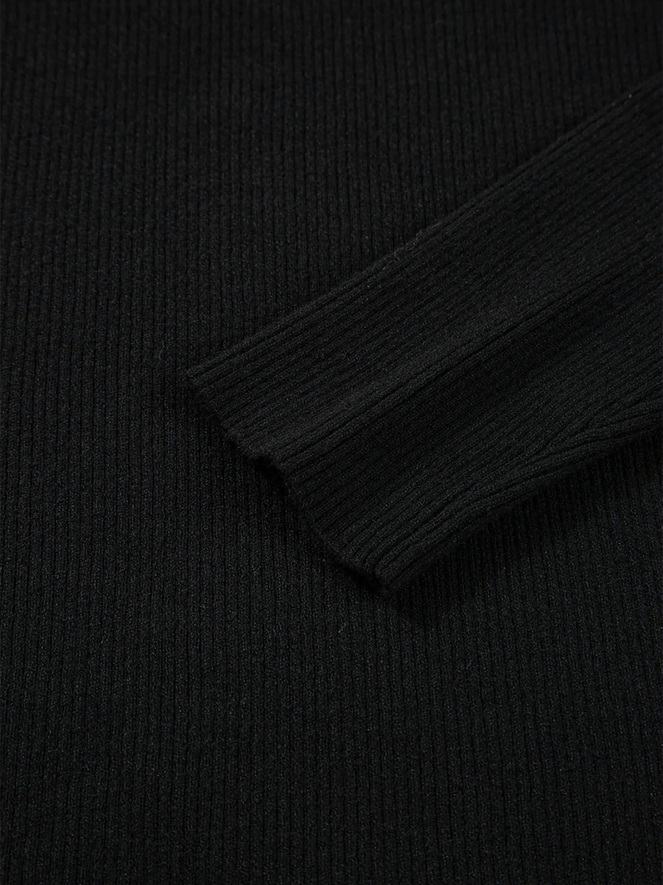 Sarah Express Women's Ribbed Knit Cold Shoulder Sweater