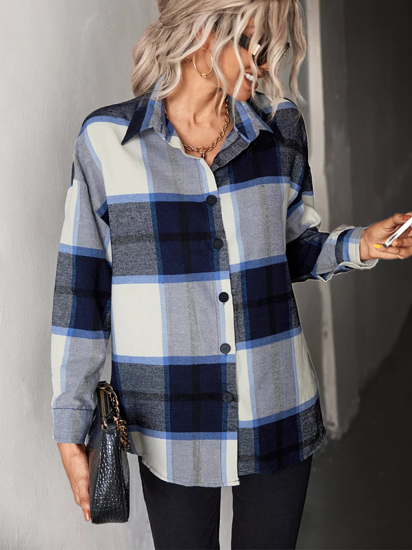 Sarah Express Women's Plaid Button-Down Long Sleeve Shirt