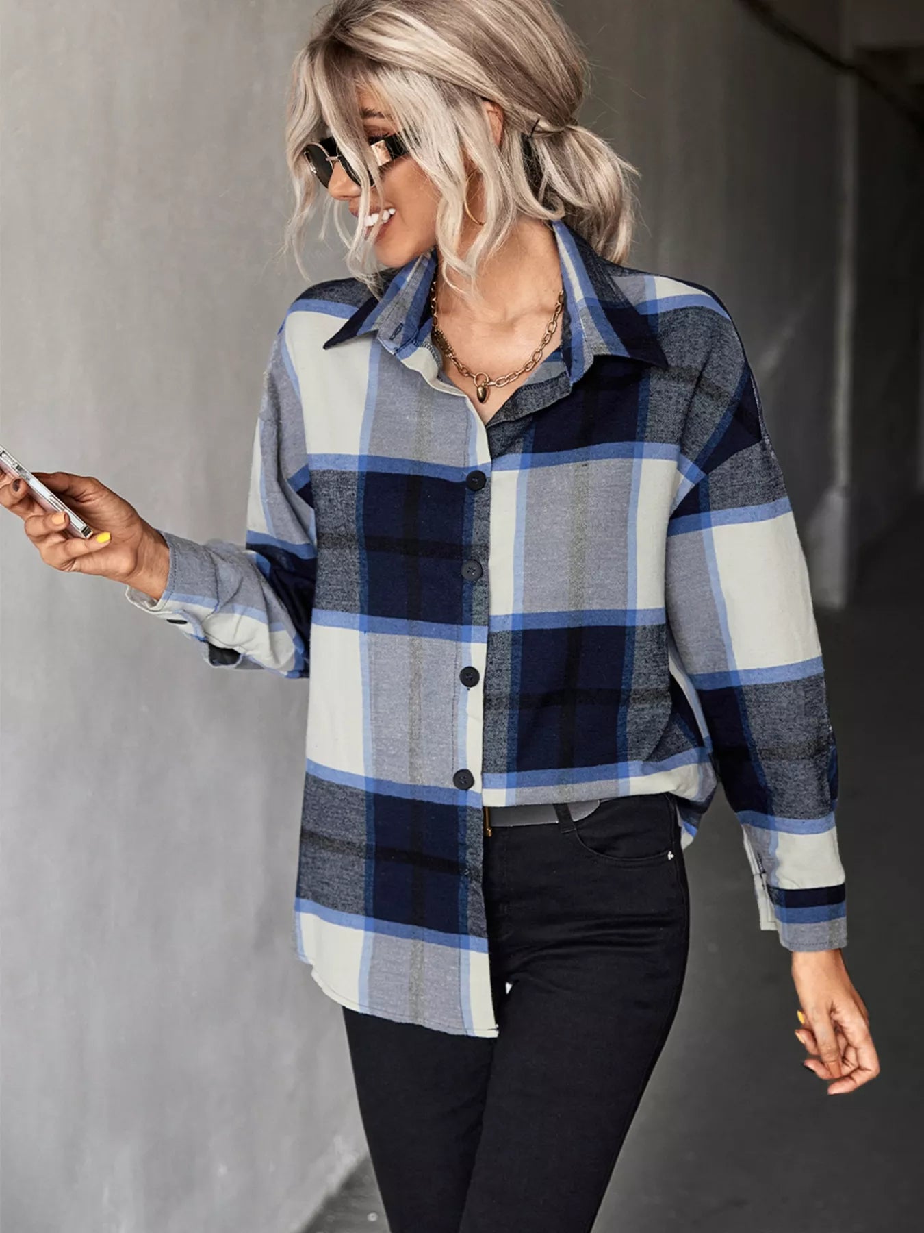 Sarah Express Women's Plaid Button-Down Long Sleeve Shirt