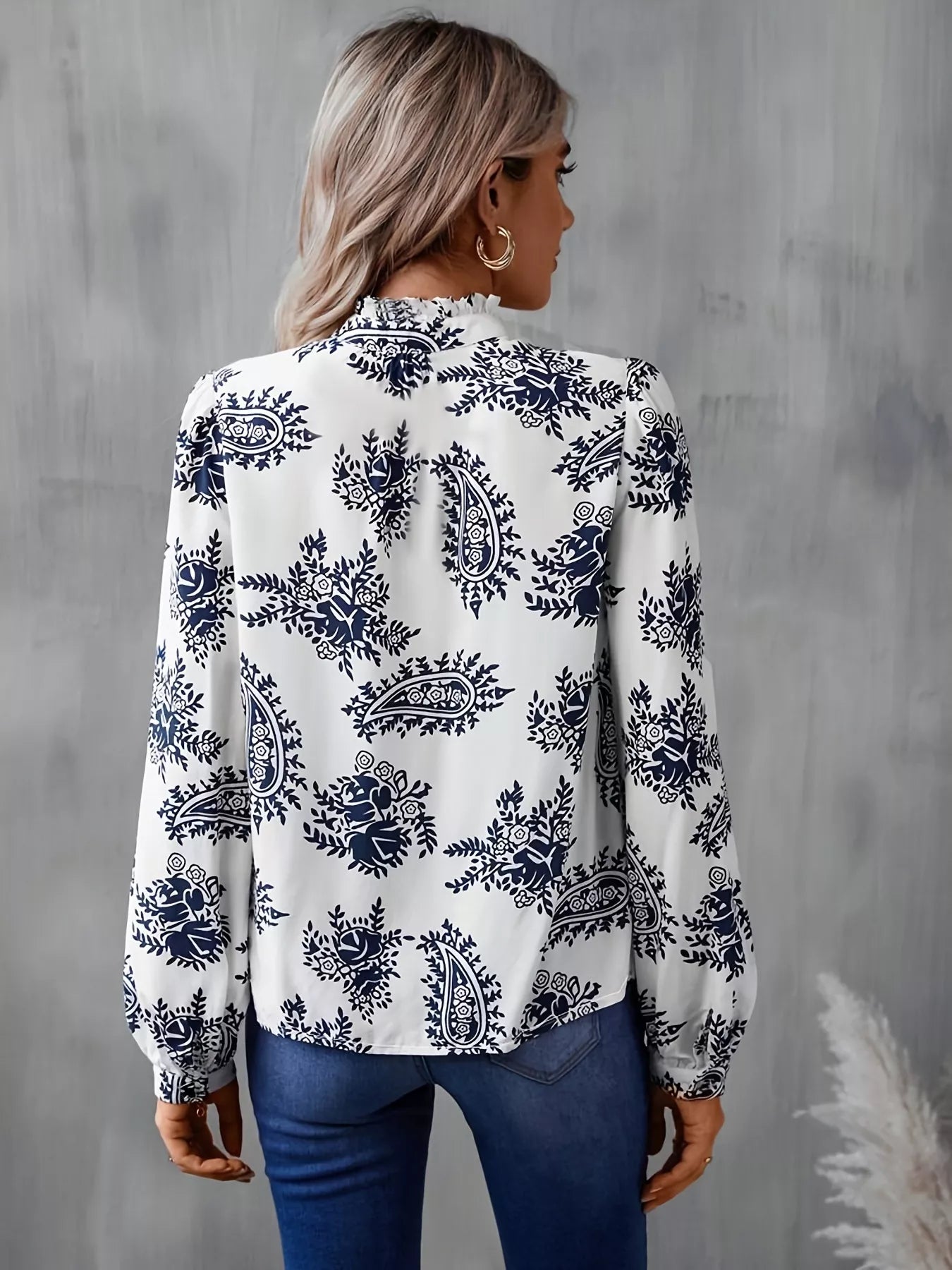 Sarah Express Women's Paisley Print Button Up Shirt