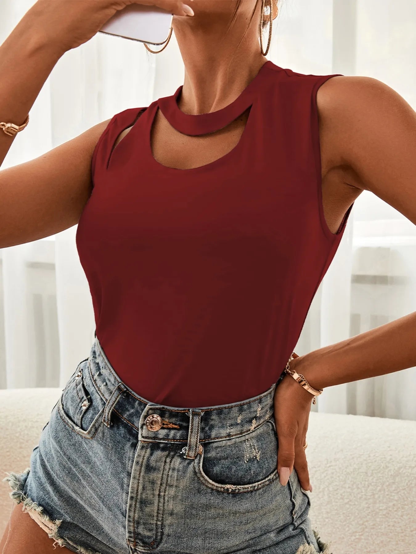 Sarah Express Women's Cutout Sleeveless Tank Top